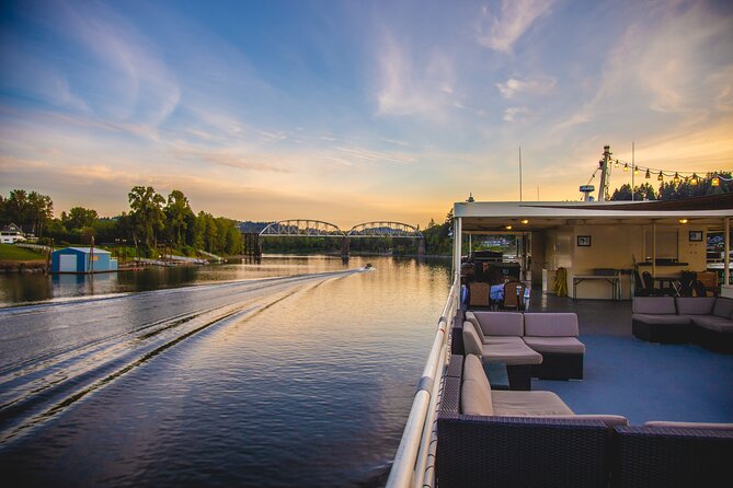2.5-hour Dinner Cruise on Willamette River - City lights, photo timing, and the reality of indoor window views