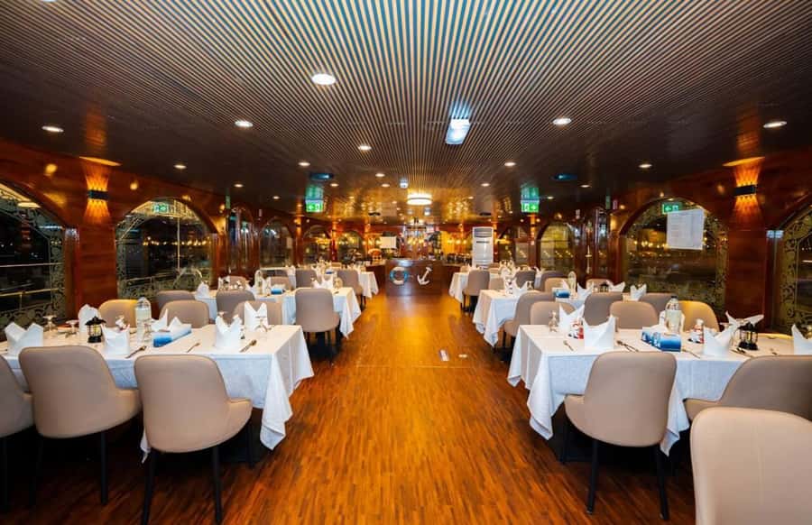 5-Star Marina Dhow Dinner Cruise With Live Entertainment - Should You Book This Dubai Marina Dhow Dinner Cruise?