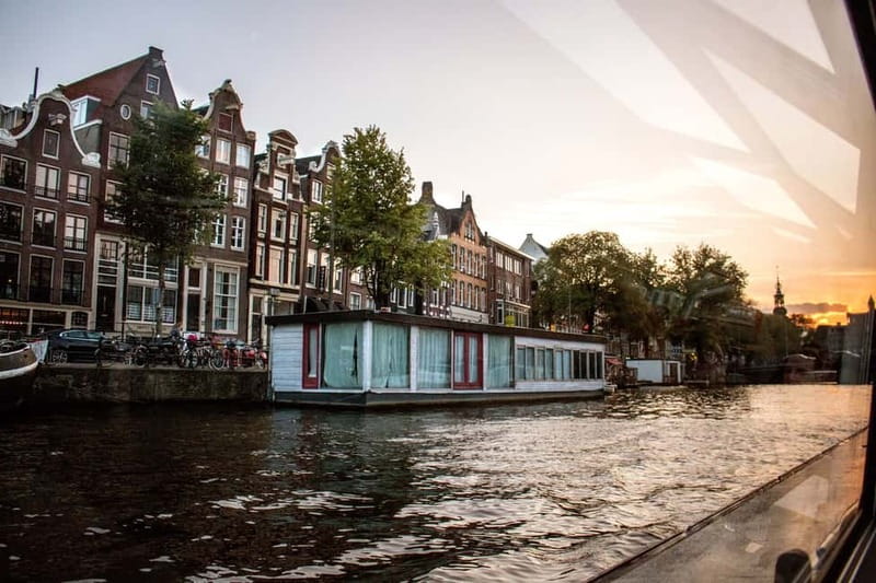 Amsterdam: Original Pizza Dinner Cruise + Unlimited Drinks - Should you book this Amsterdam pizza canal cruise?