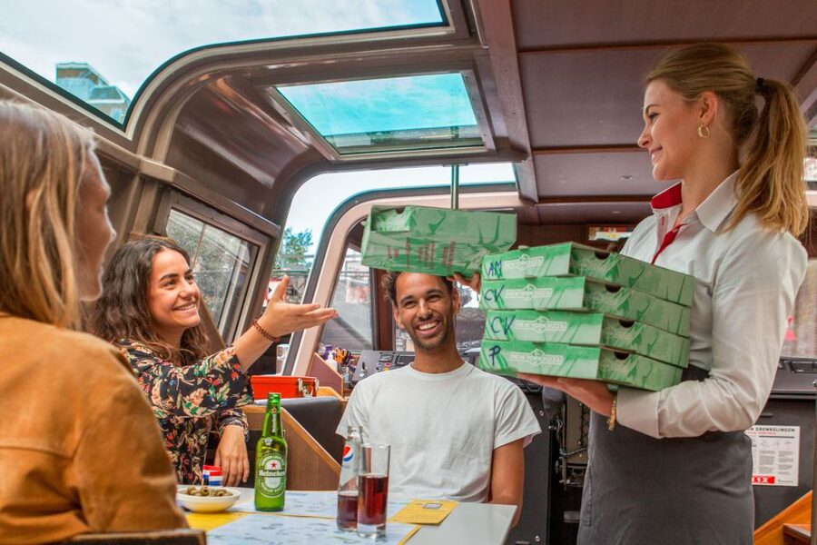 Amsterdam: Original Pizza Dinner Cruise + Unlimited Drinks - Captain stories and onboard commentary (how lively it feels)