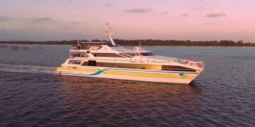 Bali/Benoa: Sunset Dinner Cruise with Show and Live Music - The Catamaran Experience: Open Decks, Live Music, and a DJ Switch