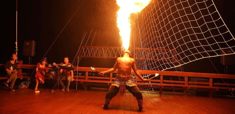 Bali Phinisi Cruise: Sunset Dinner with Live Music & Buffet - Who This Cruise Is Best For (and Who Should Skip)