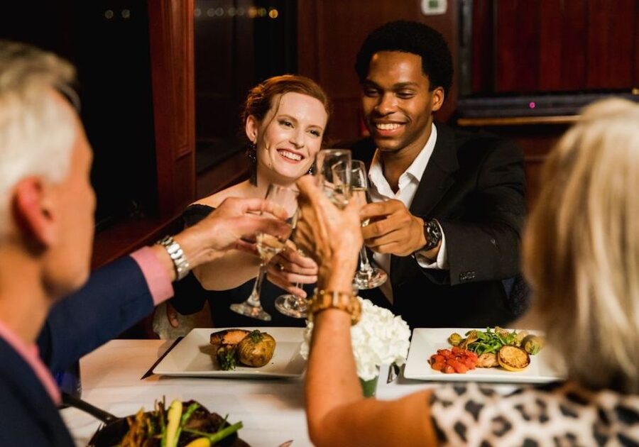 Baltimore: Christmas Eve Gourmet Brunch or Dinner Cruise - Key highlights at a glance