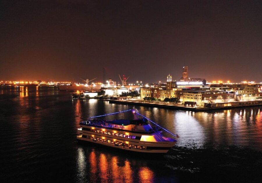 Baltimore: Christmas Eve Gourmet Brunch or Dinner Cruise - Why a Patapsco River Christmas Eve cruise is a smart holiday plan