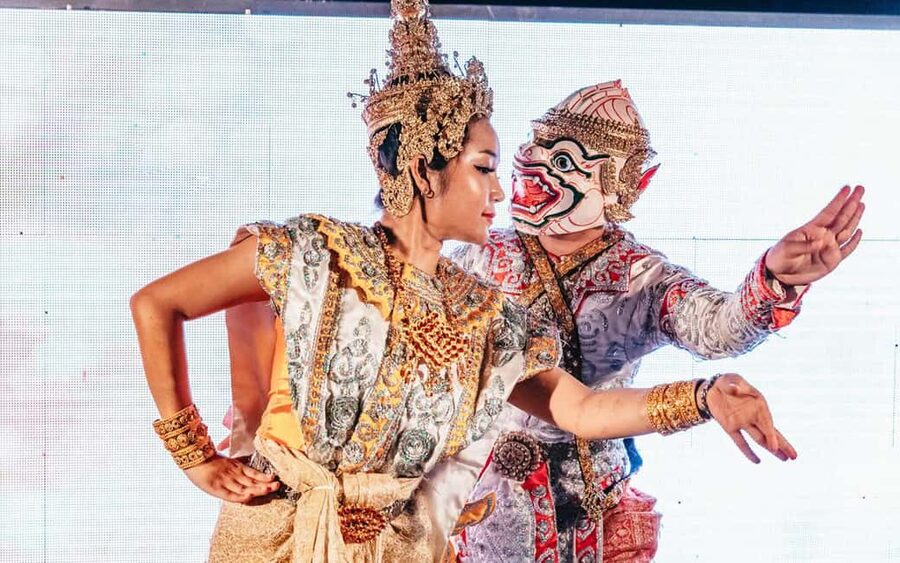 Bangkok: Alangka Chao Phraya River Dinner Cruise - Who should book this cruise (and who should skip it)