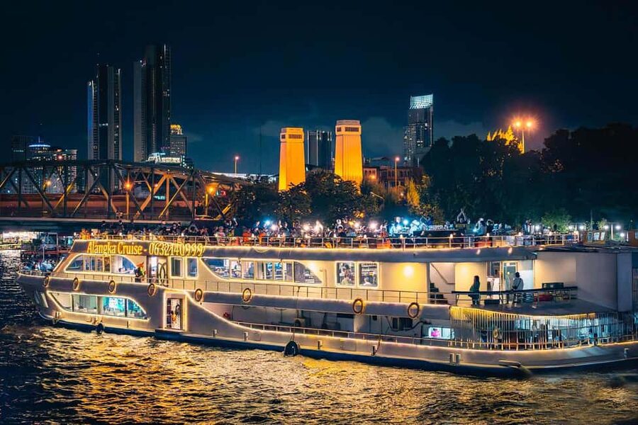 Bangkok: Alangka Chao Phraya River Dinner Cruise - Price and what about $36 actually gets you