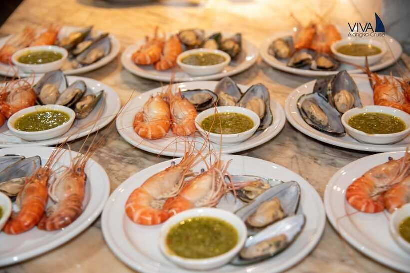 Bangkok: Noah 6 Stars Luxury Chaophraya River Dinner Cruise - Practical Tips: What to Bring and How to Avoid Dinner Rush Stress