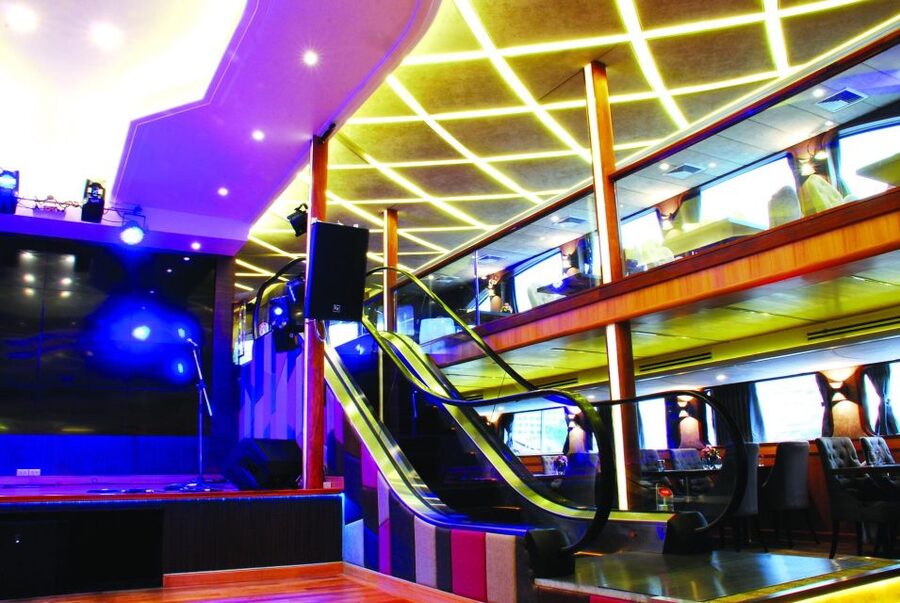 Bangkok: Wonderful Pearl Dinner Cruise at River City Pier - Who this cruise suits best (and who should skip it)