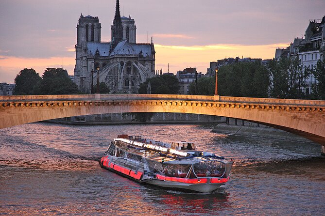 Bateaux Mouches Dinner Cruise on the Seine River in Paris - Photos and Timing: How to Get the Eiffel Tower Shot You Want