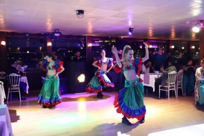 Bosphorus Dinner Cruise Tour - Live Music and Dance Shows: The Entertainment Pace