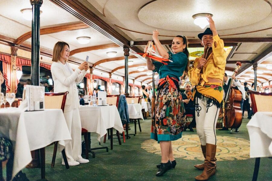 Budapest: Dinner Cruise with Live Music and Folk Dance Show - Practical advice for a smoother night on board
