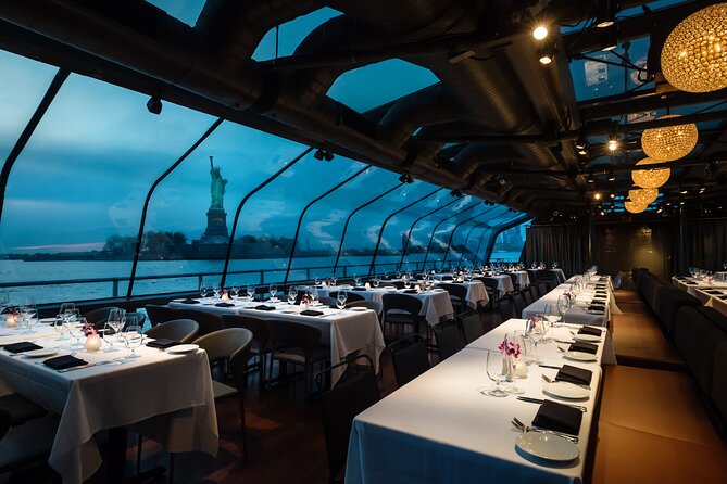 City Cruises New York: Bateaux Premier Dinner Cruise - The skyline route: Hudson River landmarks to Brooklyn and Manhattan Bridges