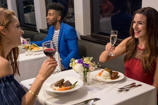 City Cruises New York: Signature Dinner Cruise - Indoors vs Outdoors: How the Space Changes Your Mood