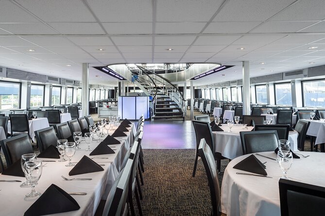 City Cruises Philadelphia: Signature Dinner Cruise with Buffet - The buffet dinner: value, menu, and what to plan for