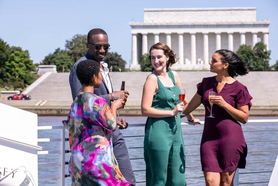 DC: City Cruises Gourmet Brunch, Lunch, or Dinner Cruise - The Route and the Monuments: How the Potomac Turns Sightseeing into Something Easier