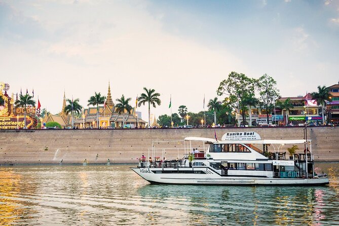 Dinner 4-course Mekong River cruise with Kanika Boat - Key points at a glance