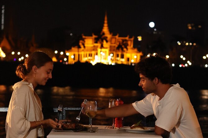 Dinner 4-course Mekong River cruise with Kanika Boat - From land to water: how the 7 p.m. timing changes the whole experience