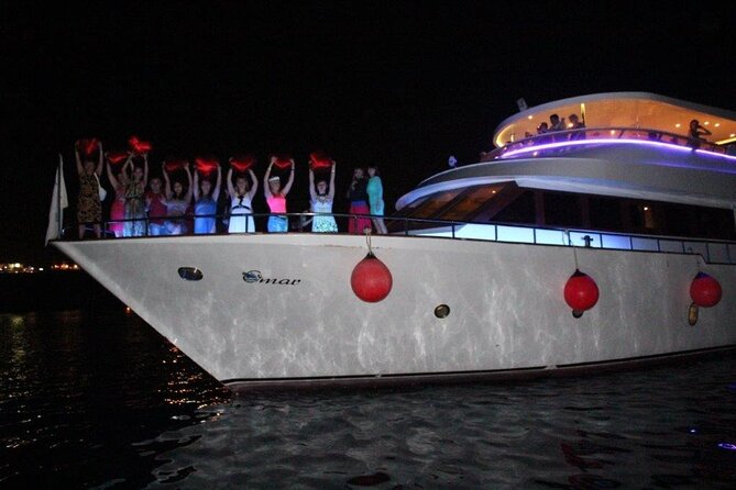 Dinner Cruise Full party & Show & Belly dancer in Sharm El Sheikh - The Dinner: Seafood-Style Choices and What You Actually Get