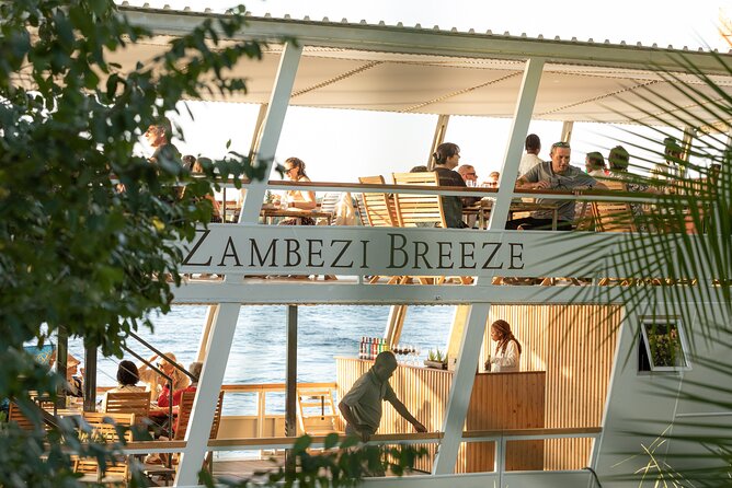 Dinner Cruise on the Zambezi River - The meal and drinks: four courses, open bar, and what to expect