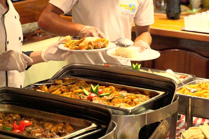 Dinner Cruise with Oriental Show & Seafood Buffet from Sharm El Sheikh - The Sina Dream Yacht cruise: why this evening works