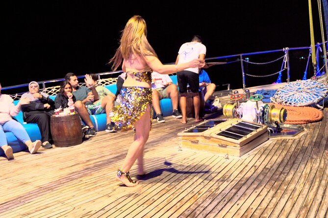 Dinner Cruise with Oriental Show & Seafood Buffet from Sharm El Sheikh - Red Sea and Sinai at night: what you’ll actually see
