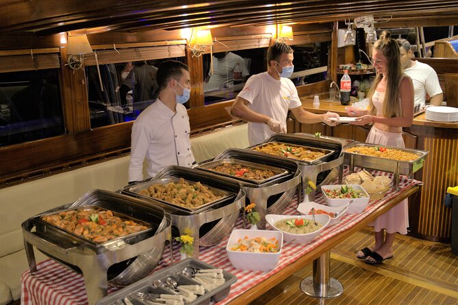 Dinner Cruise with Oriental Show & Seafood Buffet from Sharm El Sheikh - Who this dinner cruise suits best