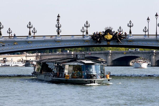 Early evening Dinner Cruise with drinks by Bateaux Parisiens - Why the 6:15 pm timing feels like a cheat code in Paris