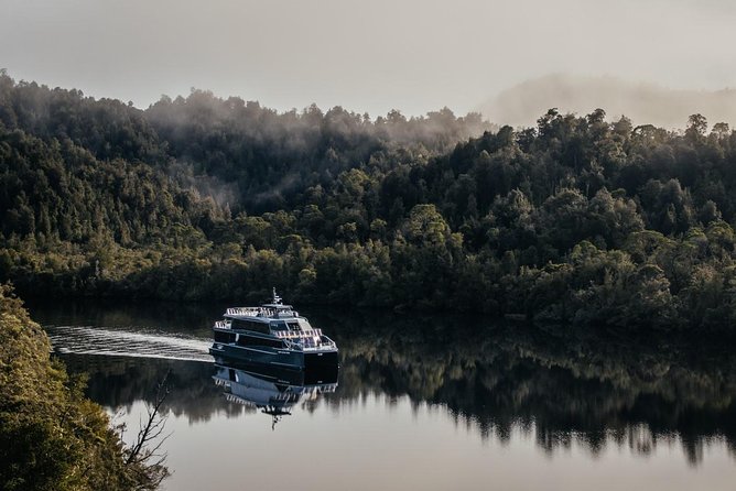 Evening Dinner Cruise - Guides That Turn Facts Into a Story You Remember