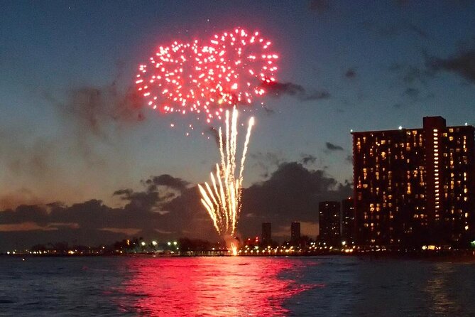 Honolulu Sunset Dinner Cruise with Friday Fireworks Show - Key things to know before you go