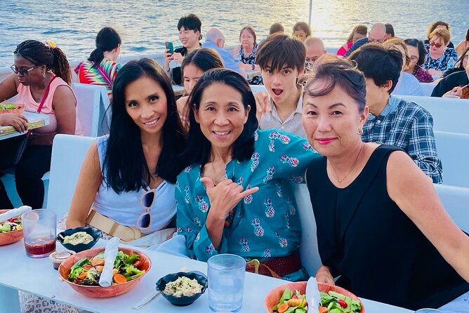 Honolulu Sunset Dinner Cruise with Friday Fireworks Show - Diamond Head and the route back: why the cruise isn’t just one straight line