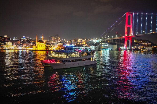 Istanbul Bosphorus New Year's Eve Dinner Cruise Party in Istanbul - Fireworks Viewing: Why This Setup Beats a Shore Ticket