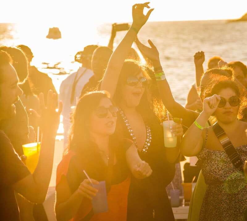 Los Cabos: Sunset Fajitas Dinner Cruise on Cabo Escape - Dinner on Deck (45 Minutes): Why the Fajita Buffet Works