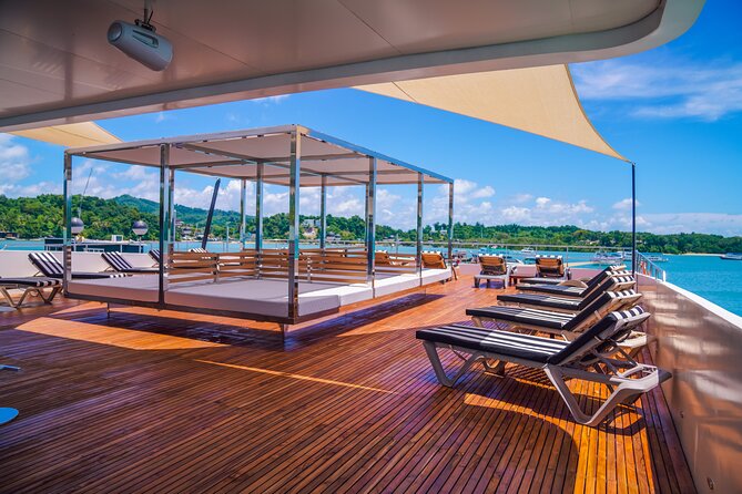 Luxury Boat to James Bond Islands with Lunch and Sunset Dinner - Who should book this James Bond luxury catamaran (and who shouldn’t)