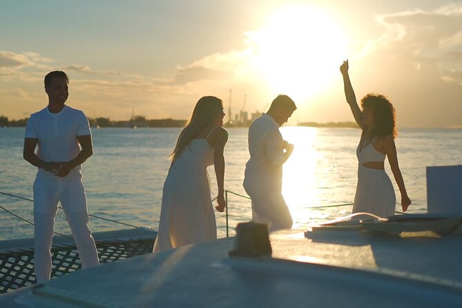Nassau Sunset Dinner Cruise - Getting There and Departure Times (5pm in some seasons, 6pm in others)