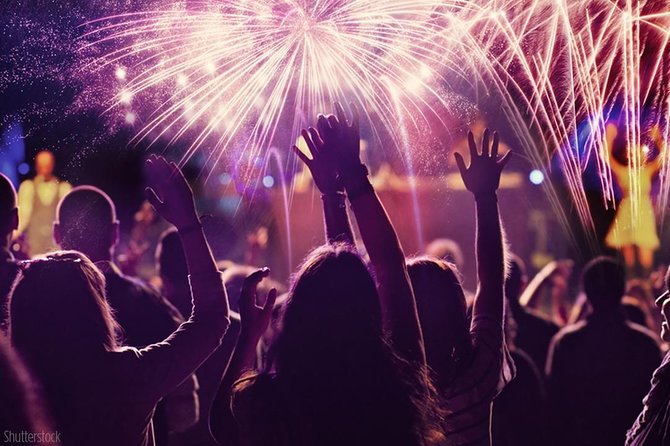 New Year's Eve dinner cruise & party on Bosphorus, Istanbul 2026 - Pickup, mobile ticket, and the 299-person max: how to plan your evening