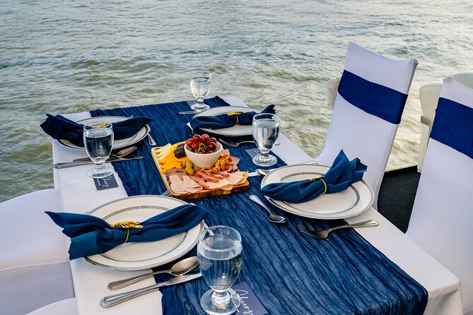 New York City Dinner Cruise on Luxury Yacht with Live Music - Key Moments and Why They Matter