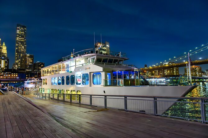 New York City Dinner Cruise on Luxury Yacht with Live Music - Sailing Route: Brooklyn Bridge to the Statue of Liberty