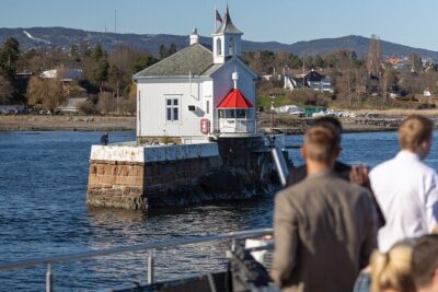 Oslo fjord 3-Course Dinner Cruise with Live Music - Getting On Board at Rådhusbrygge 2