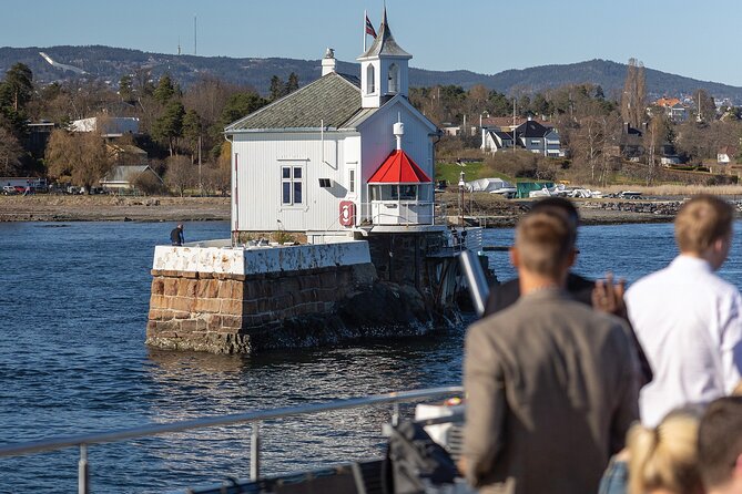 Oslo fjord 3-Course Dinner Cruise with Live Music - Getting On Board at Rådhusbrygge 2