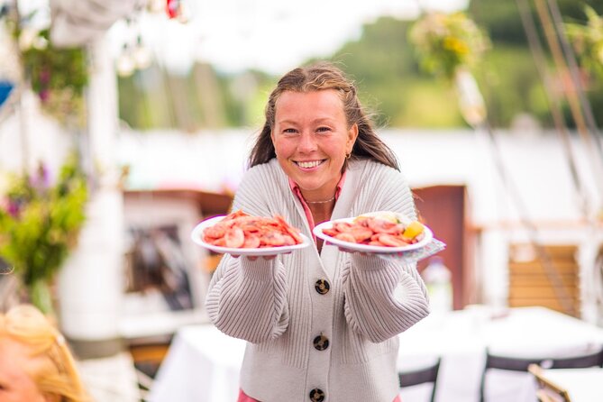 Oslofjord Dinner Cruise on a sailing ship - The sightseeing vibe: photos and views, not constant narration