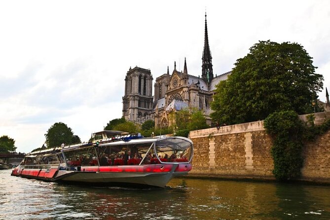 Paris Bateaux Mouches Special Bastille Day Dinner Cruise - Dinner on board: 4-course service, champagne, and what’s actually included