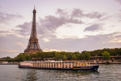 Paris Capitaine Fracasse 3 Course Seine River Dinner Cruise - The 2-Hour Route: What You’ll Actually See From the Water