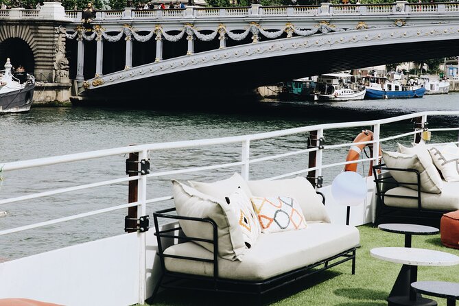 Paris Theo Boat Seine River Italian Trattoria Style Dinner Cruise - Rue du Ranelagh check-in: how to avoid the most common headache