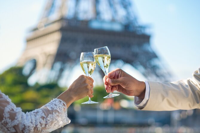 Paris Valentine's Day Dinner Cruise by Bateaux-Mouches - Dinner, Champagne, and Wine: What the Evening Meal Really Gives You