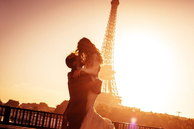 Paris Valentine's Day Dinner Cruise by Bateaux-Mouches - The Seine at Night: Eiffel Tower Views Without the Stress