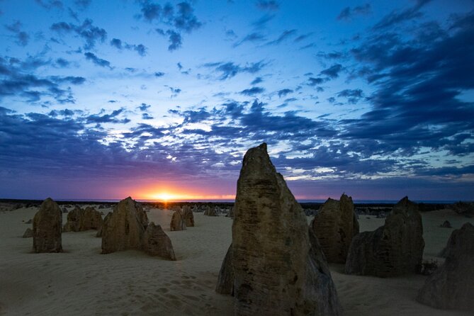 Pinnacles Desert Sunset Dinner and Stargazing Tour - The Wraparound Stop at Lancelin: Ocean Views Before the Drive Home