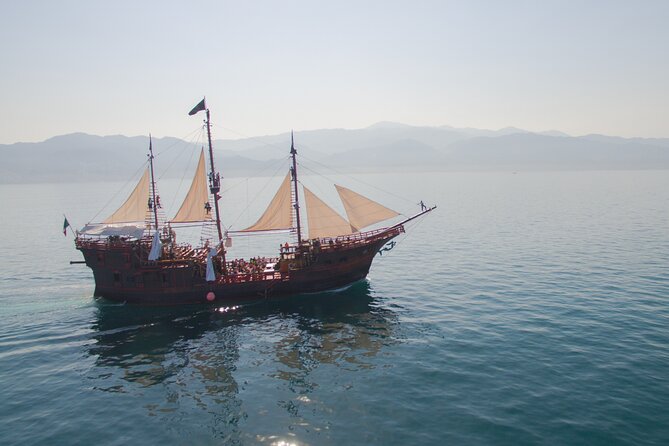 Pirate Ship Premium Dinner Cruise with Show - Quick takeaways before you go
