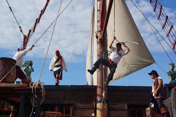 Pirate Ship Premium Dinner Cruise with Show - Preferred seating and boarding order: small details that change the mood