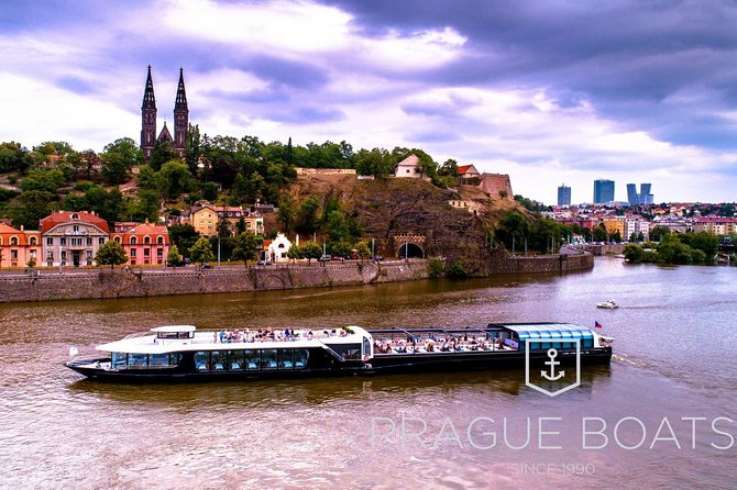 Prague Boats 3-hour Dinner Cruise - Wi‑Fi, printed guides, and the interactive angle
