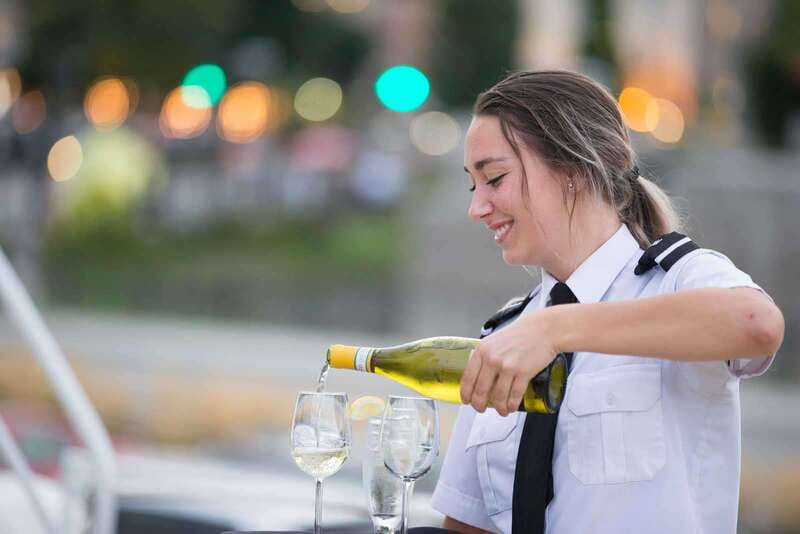 Québec City: 3 or 5-Course Dinner Cruise with DJ & Dancing - Sunset Sails From Quai Chouinard to a Nighttime City Glow